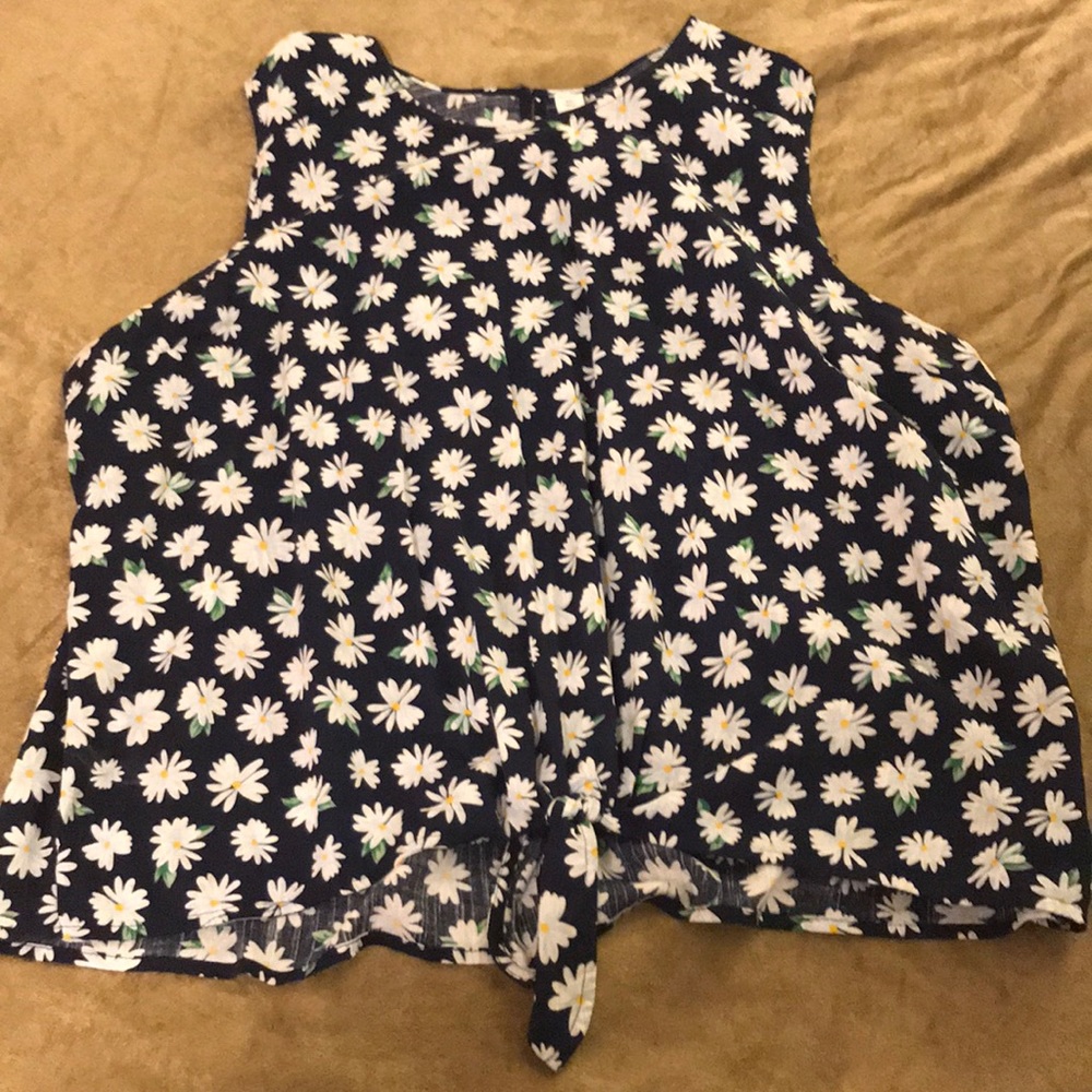 Daisy Tie Front Top NEVER WORN